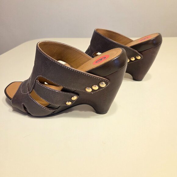 Tahari-Norwich Espresso Shoes - Picture 3 of 5
